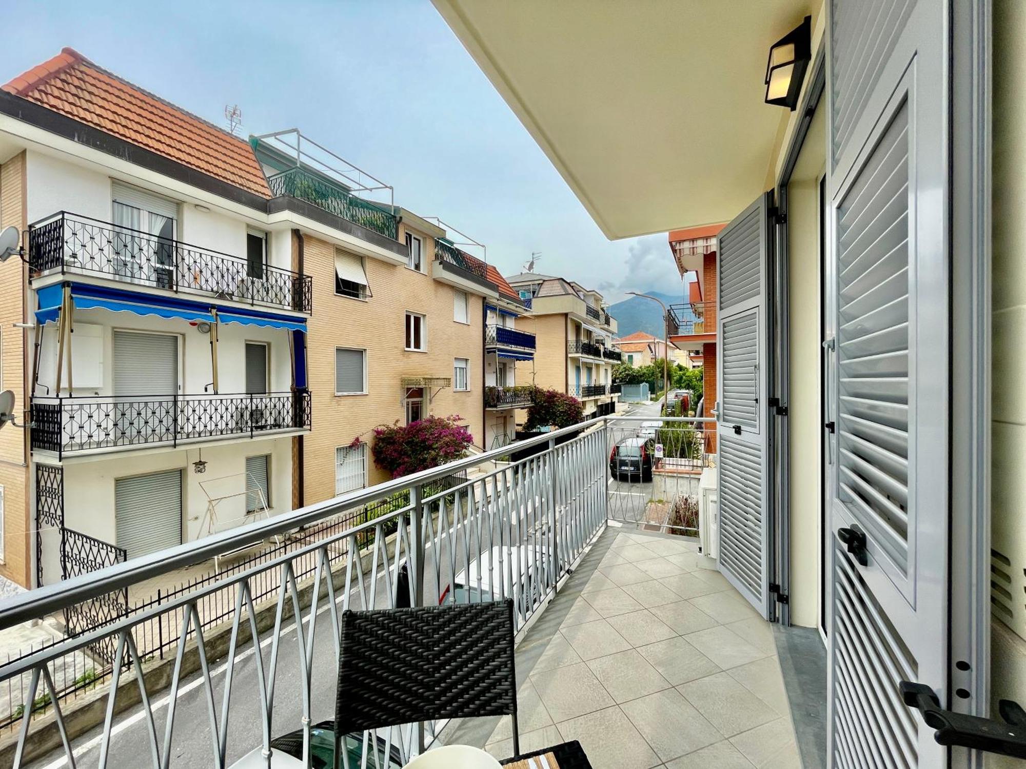 900Mt From The Sea - Two-Room - Free Parking Loano Exterior photo